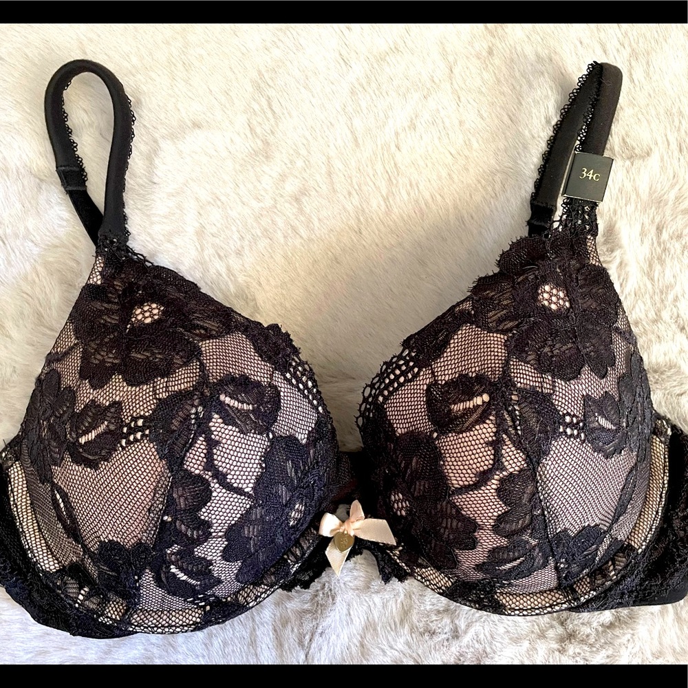 NWOT 32D push-up bra BODY by Victoria Secret